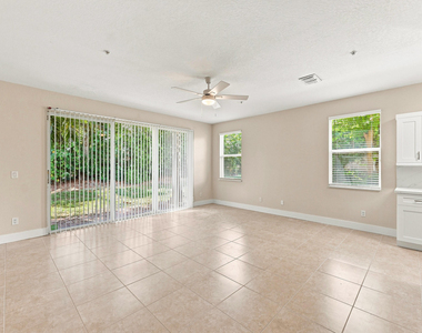 813 Pipers Cay Drive - Photo Thumbnail 9
