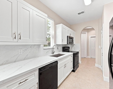 813 Pipers Cay Drive - Photo Thumbnail 39