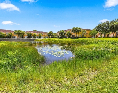 813 Pipers Cay Drive - Photo Thumbnail 32