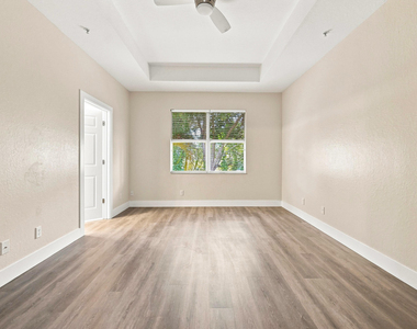 813 Pipers Cay Drive - Photo Thumbnail 14
