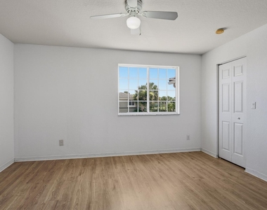 2257 Sw Marshfield Court - Photo Thumbnail 21