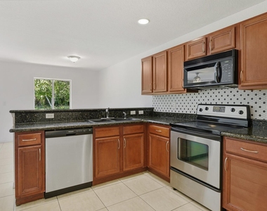 2257 Sw Marshfield Court - Photo Thumbnail 9