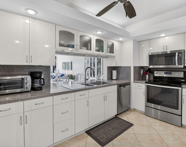 4748 S Ocean Boulevard - Photo Thumbnail 8