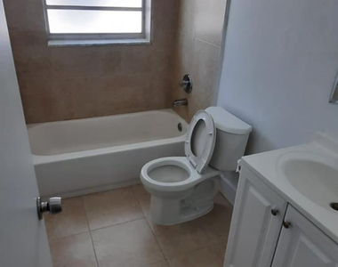 9370 Sw 1st Place - Photo Thumbnail 5