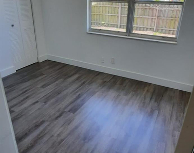 9370 Sw 1st Place - Photo Thumbnail 6
