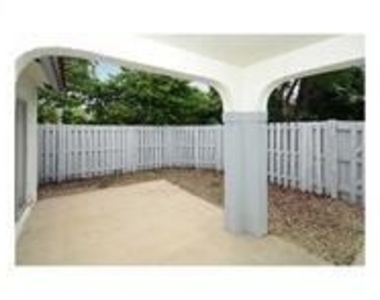 1371 Cottonwood Circle - Photo Thumbnail 1