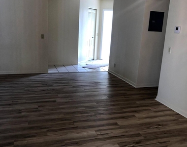1371 Cottonwood Circle - Photo Thumbnail 11