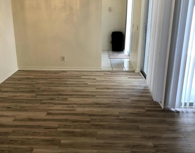 1371 Cottonwood Circle - Photo Thumbnail 4