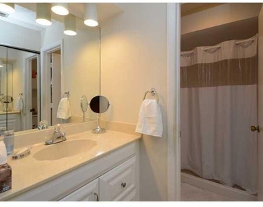 1371 Cottonwood Circle - Photo Thumbnail 18