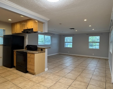 2701 Middle River Drive - Photo Thumbnail 10