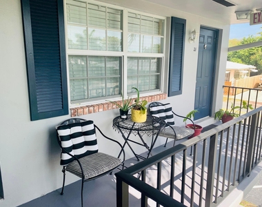 2701 Middle River Drive - Photo Thumbnail 2
