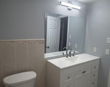 2701 Middle River Drive - Photo Thumbnail 13
