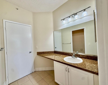 6960 Sw 39th Street - Photo Thumbnail 3