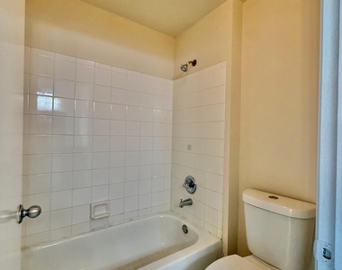 6960 Sw 39th Street - Photo Thumbnail 2