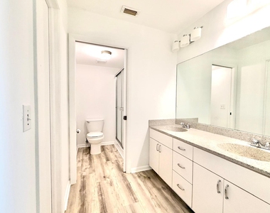 1811 Sw Palm City Road - Photo Thumbnail 7