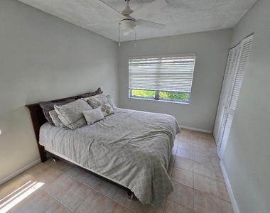 5760 Princess Palm Court - Photo Thumbnail 9