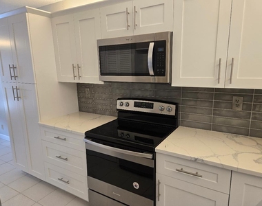 5760 Princess Palm Court - Photo Thumbnail 5