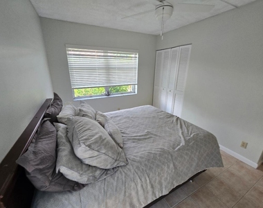5760 Princess Palm Court - Photo Thumbnail 10