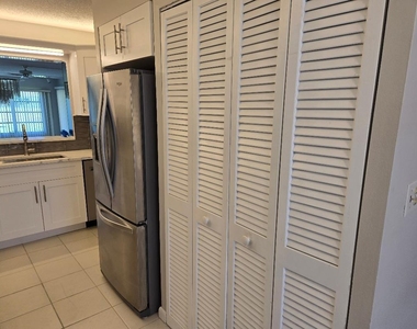 5760 Princess Palm Court - Photo Thumbnail 4