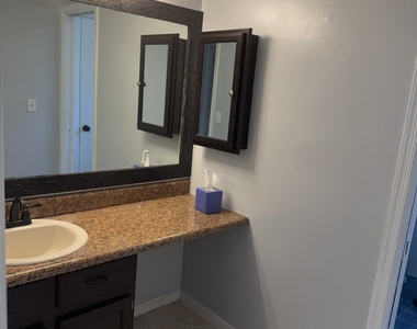 121 Beaumont Lane - Photo Thumbnail 12