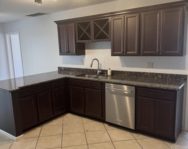 121 Beaumont Lane - Photo Thumbnail 5