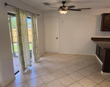 121 Beaumont Lane - Photo Thumbnail 8