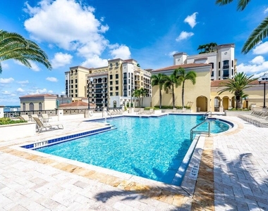 801 S Olive Avenue - Photo Thumbnail 22