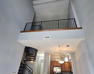 801 S Olive Avenue - Photo Thumbnail 4