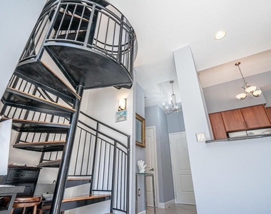 801 S Olive Avenue - Photo Thumbnail 3