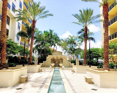 801 S Olive Avenue - Photo Thumbnail 28