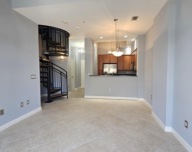 801 S Olive Avenue - Photo Thumbnail 2