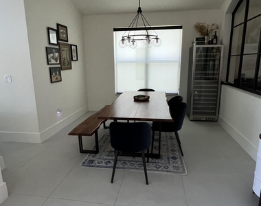 19305 Skyridge Circle - Photo Thumbnail 12