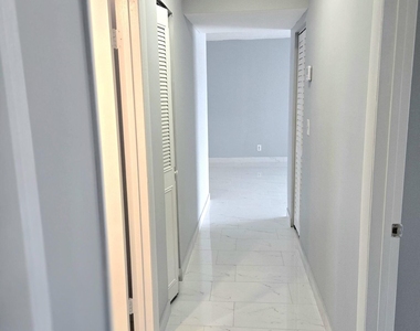6505 Winfield Boulevard - Photo Thumbnail 5