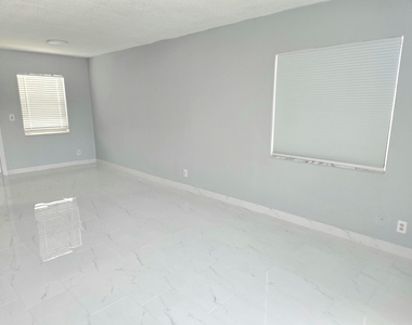 6505 Winfield Boulevard - Photo Thumbnail 1