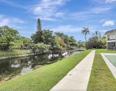 6505 Winfield Boulevard - Photo Thumbnail 23