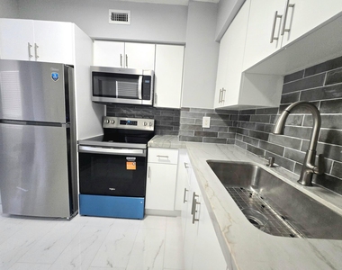 6505 Winfield Boulevard - Photo Thumbnail 4