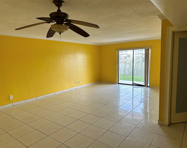 5900 Nw 17th Place - Photo Thumbnail 20