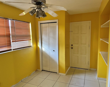 5900 Nw 17th Place - Photo Thumbnail 21