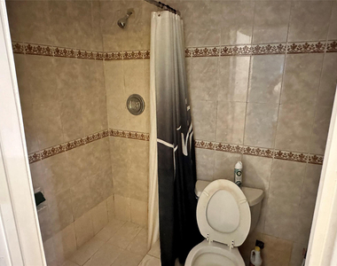5900 Nw 17th Place - Photo Thumbnail 18