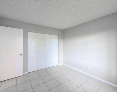 5900 Nw 17th Place - Photo Thumbnail 14
