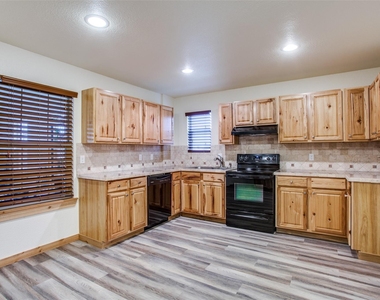470 County Road 3198 - Photo Thumbnail 6