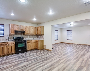 470 County Road 3198 - Photo Thumbnail 5