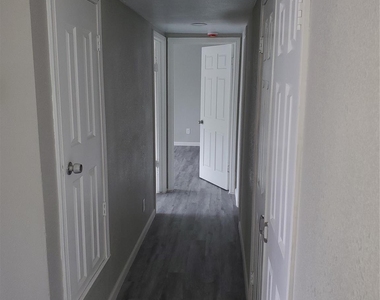 6754 Trail Lake Drive - Photo Thumbnail 9