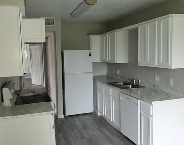 6754 Trail Lake Drive - Photo Thumbnail 6