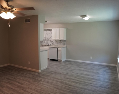 6754 Trail Lake Drive - Photo Thumbnail 3