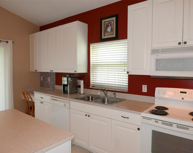 7614 Colony Lake Drive - Photo Thumbnail 8