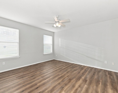1409 Mission Hills Lane - Photo Thumbnail 8