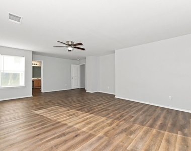 1409 Mission Hills Lane - Photo Thumbnail 4