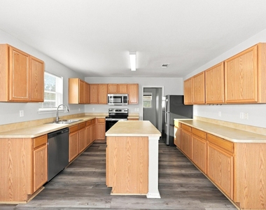 1409 Mission Hills Lane - Photo Thumbnail 2