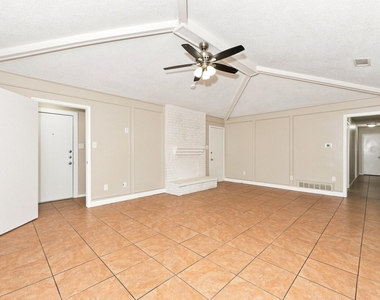 1315 Drury Drive - Photo Thumbnail 2